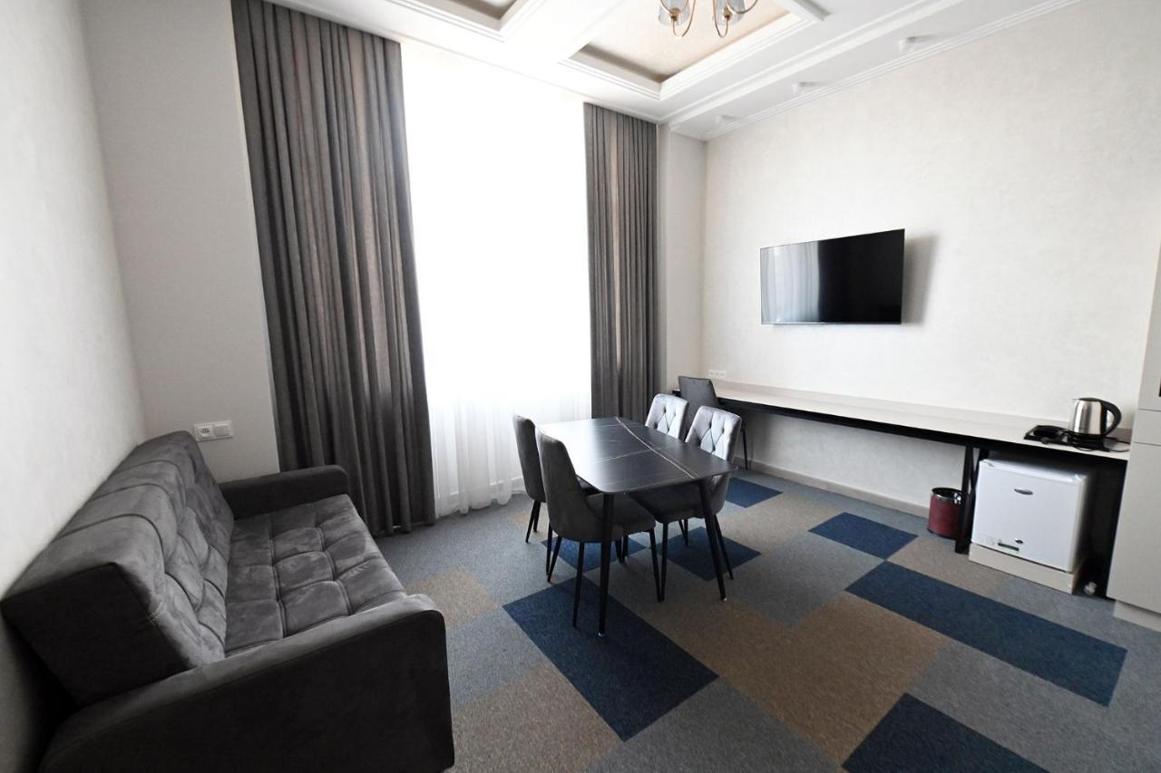 Prime Hotel Giumri Zewnętrze zdjęcie